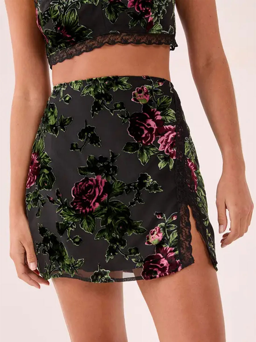 Women's Black Rose Print Lace Slit Mini Skirt - notariosoax