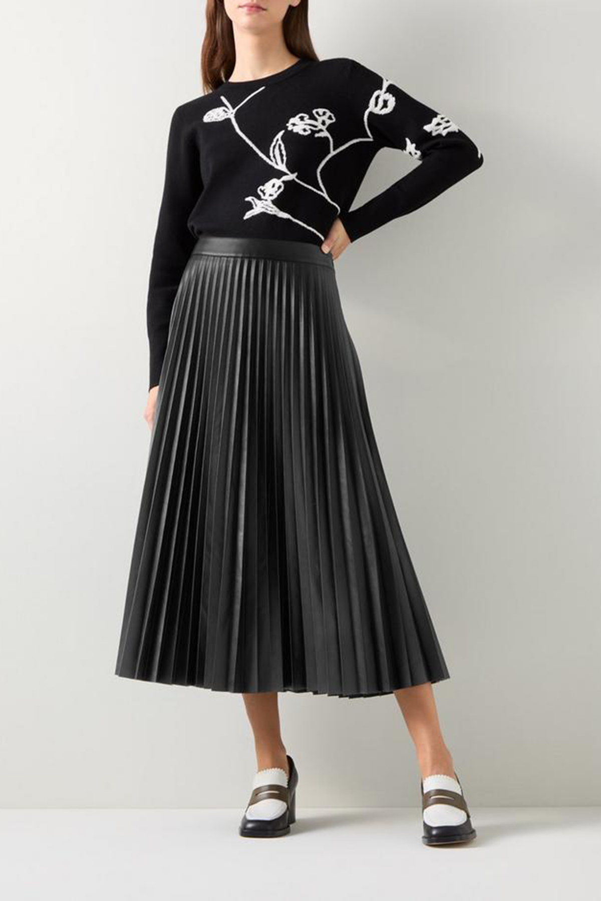 Black Pleated Faux Leather Midi Skirt - notariosoax