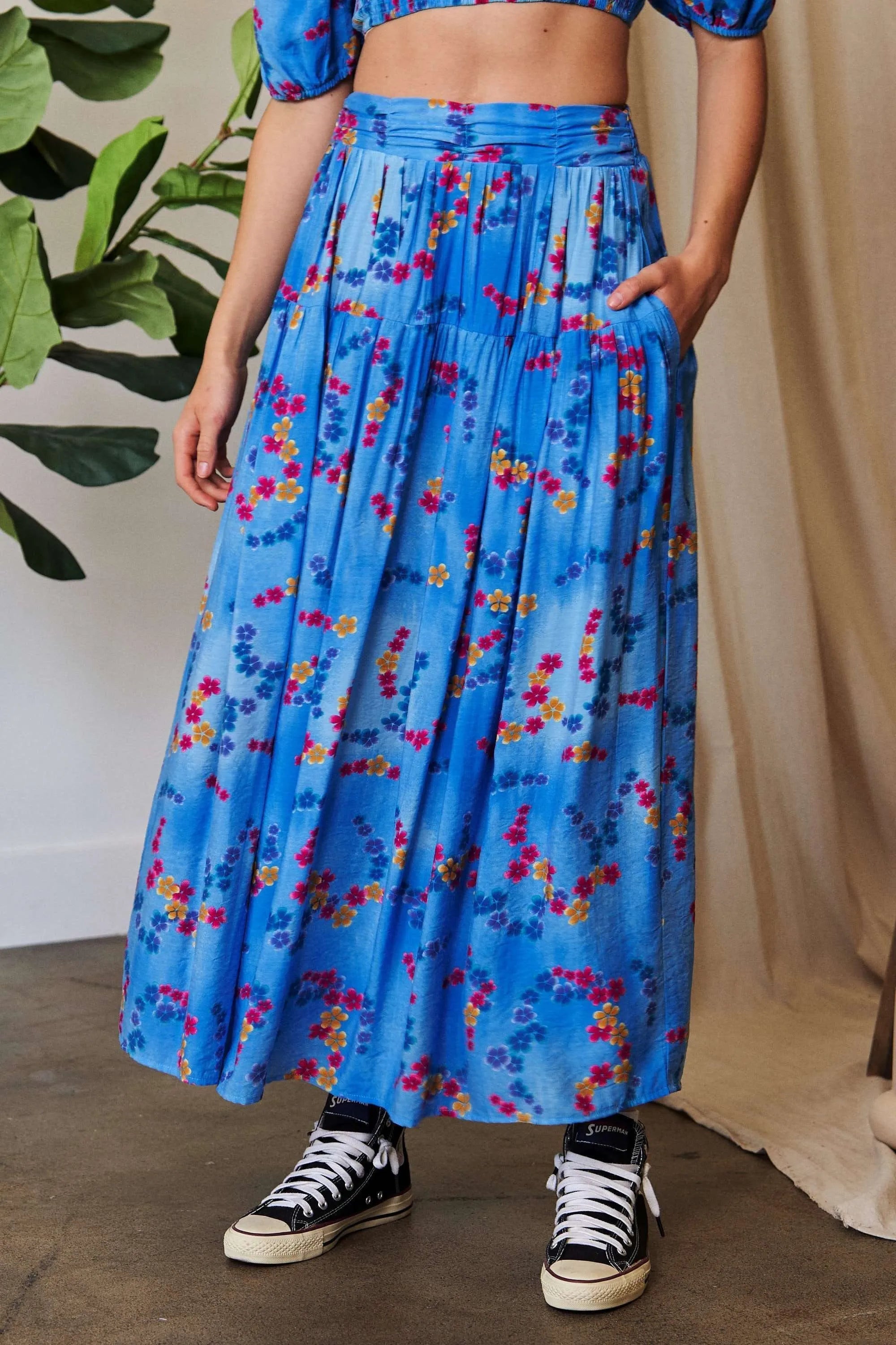 Flowing And Printed Smocking Waistband Ruffled Maxi Skirt - notariosoax