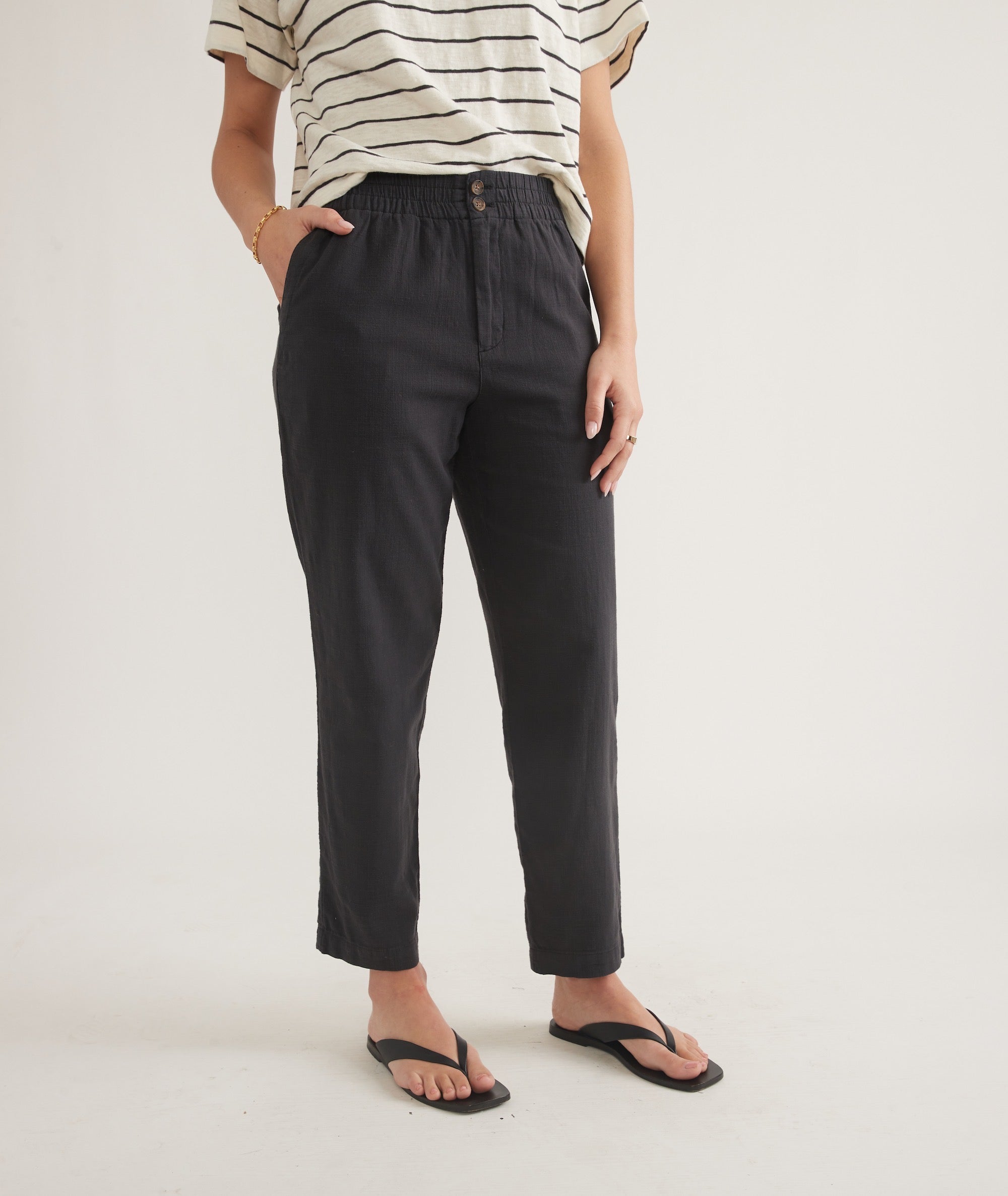 Ankle-Cut Black Trousers - notariosoax